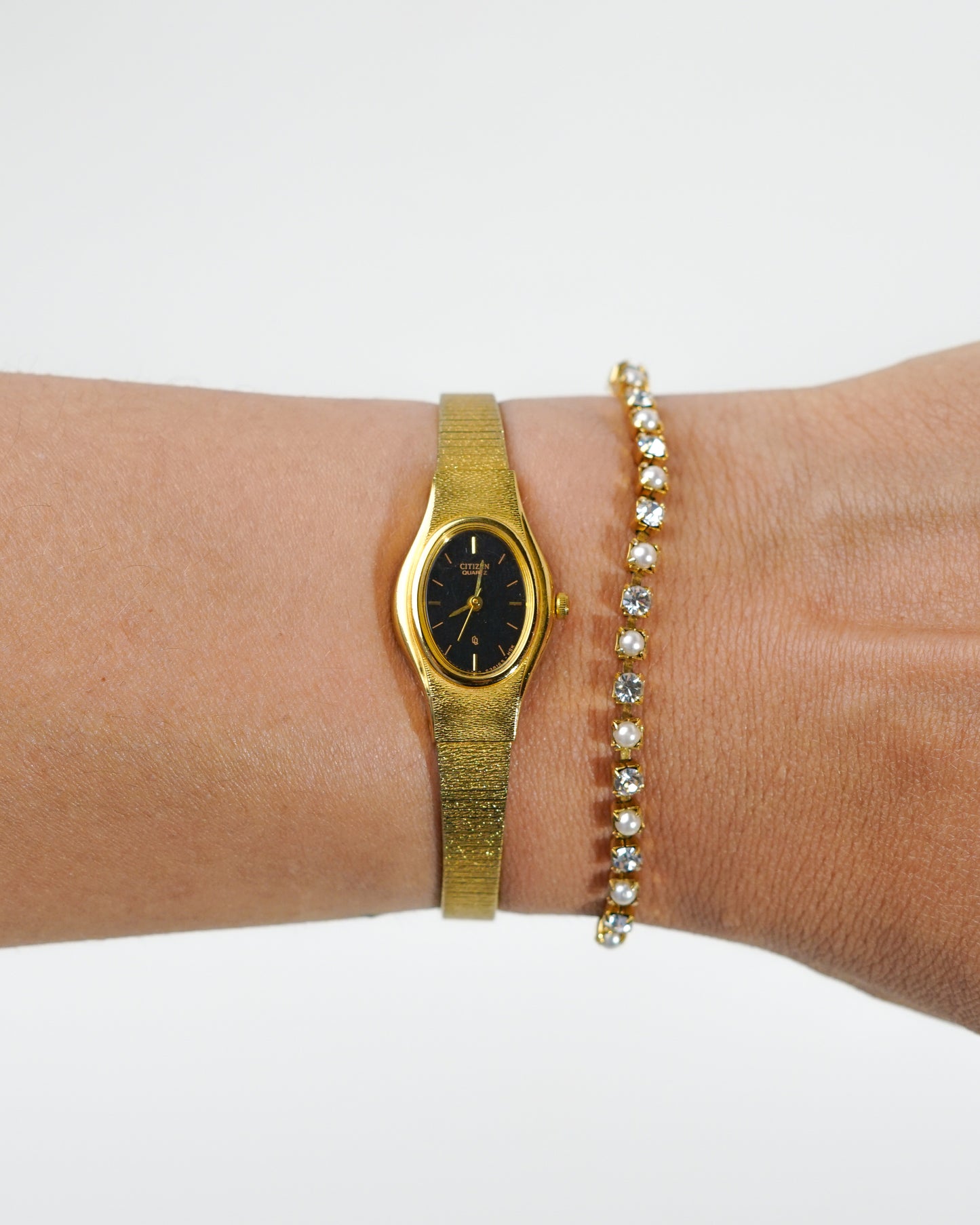 1990's Black & Gold Oval Citizen