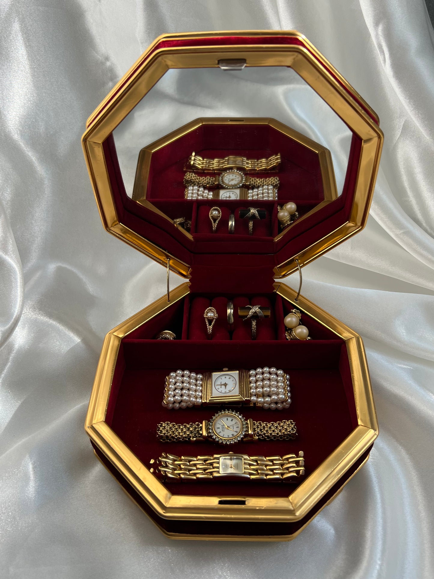 Red Velvet Octagonal Jewelry Box