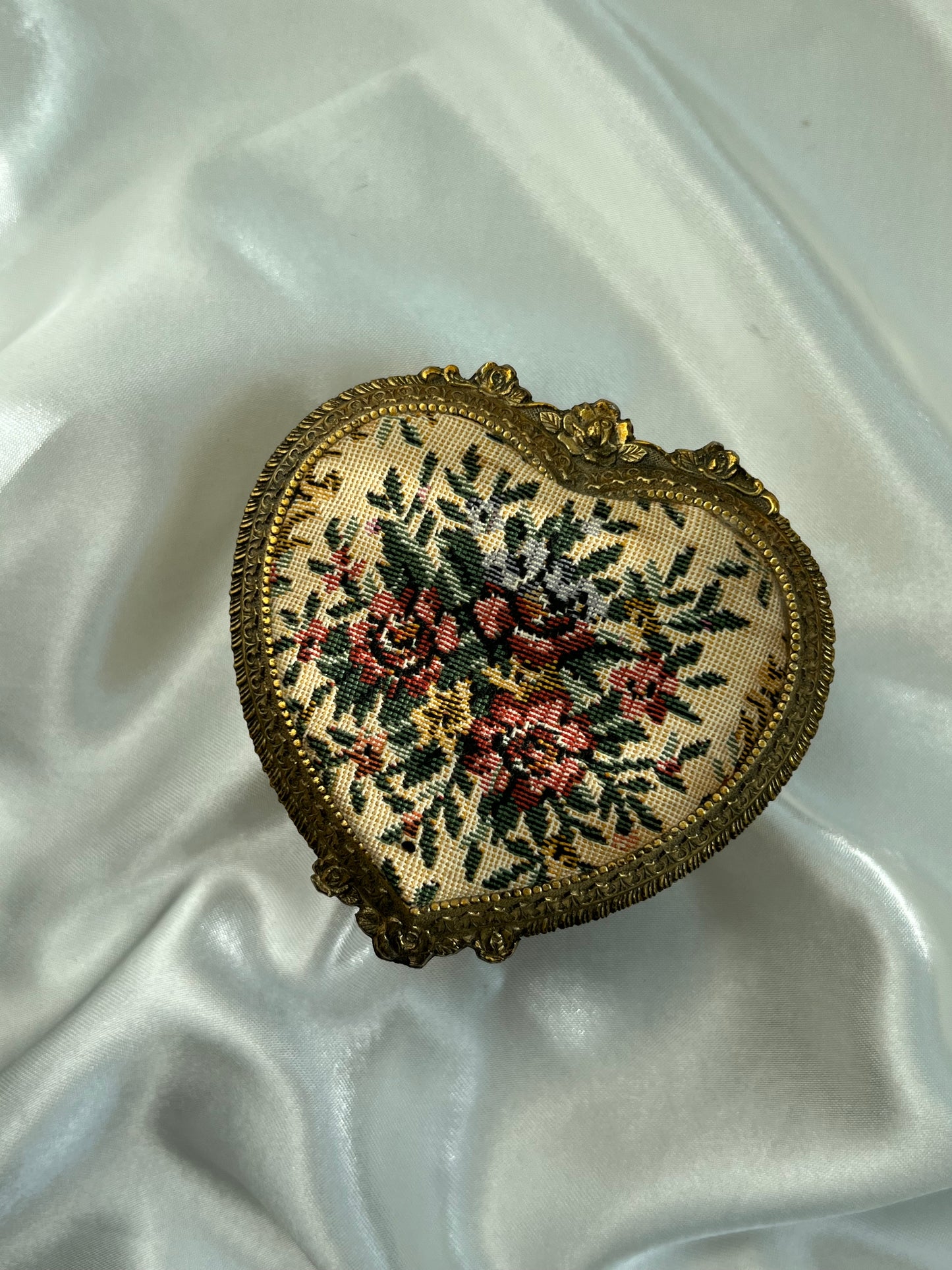 Music Box - Embroidered Heart