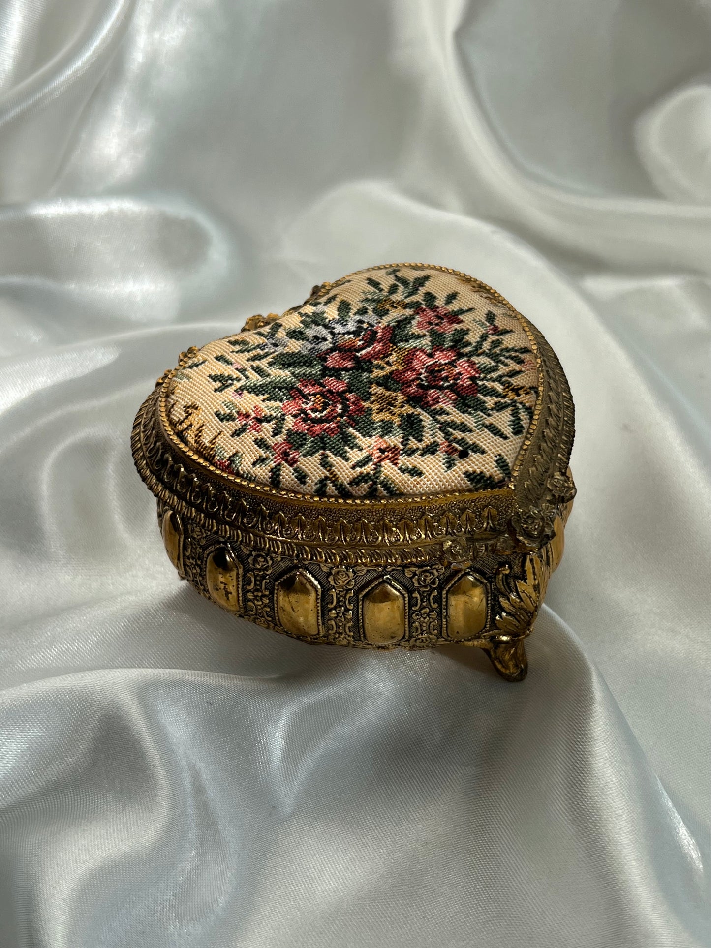 Music Box - Embroidered Heart