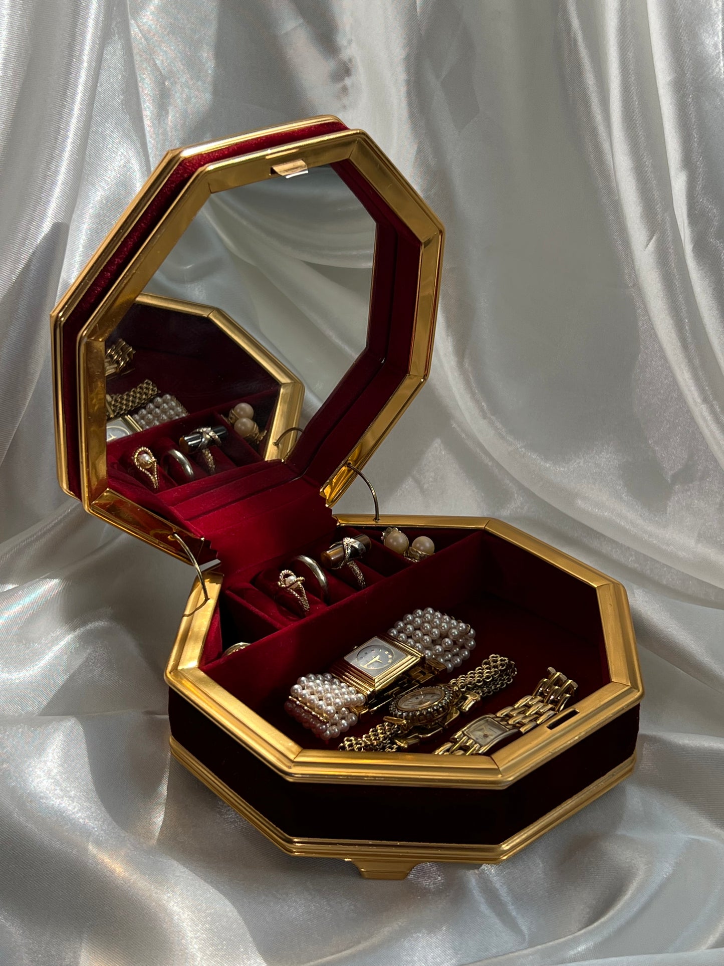 Red Velvet Octagonal Jewelry Box